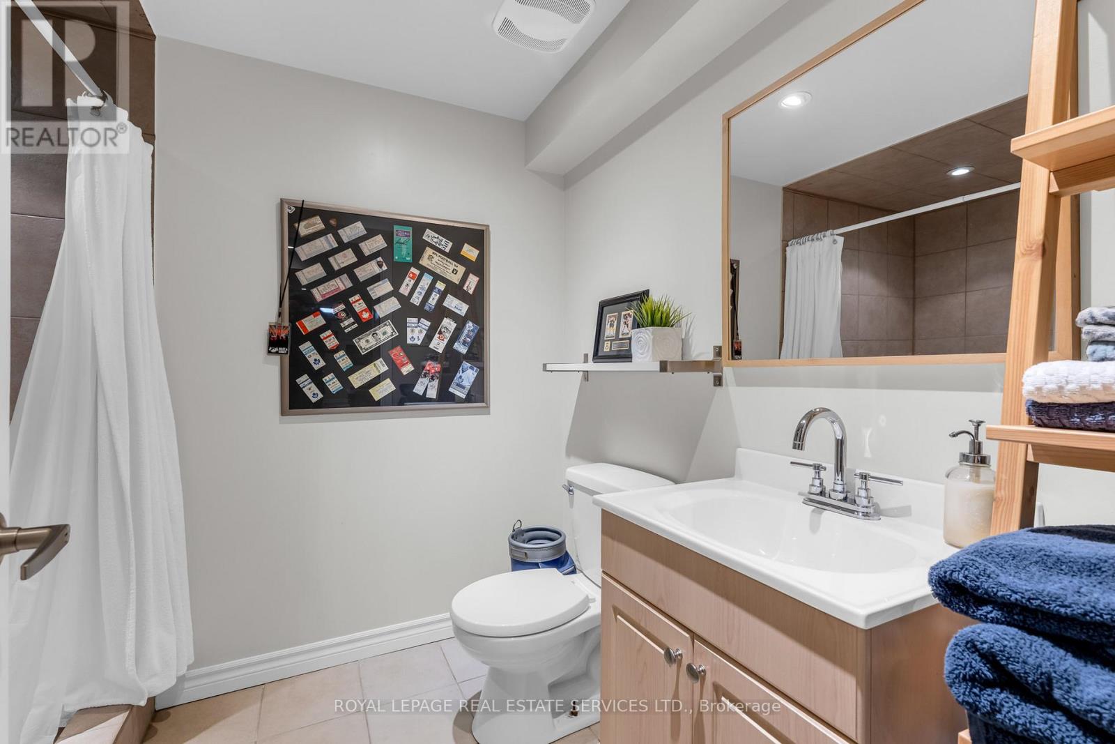 2131 Upland Drive, Burlington, Ontario  L7M 2Y7 - Photo 43 - W12726792