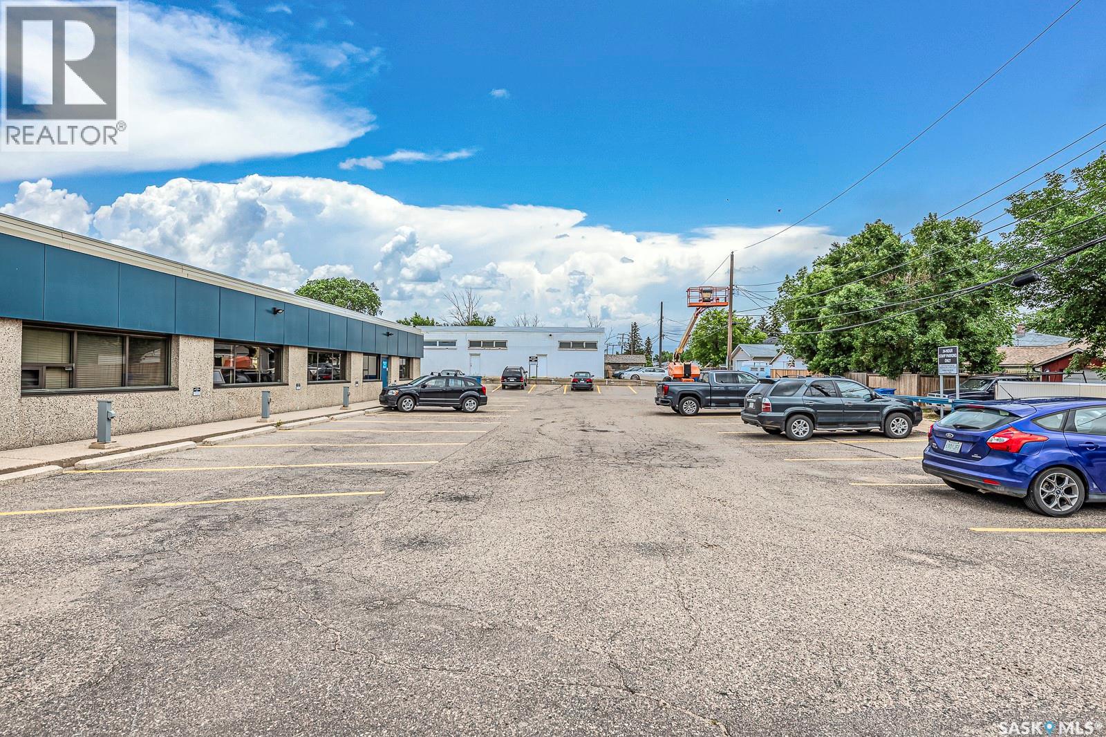 300 1445 Park Street, Regina, Saskatchewan  S4N 4C5 - Photo 2 - SK013629