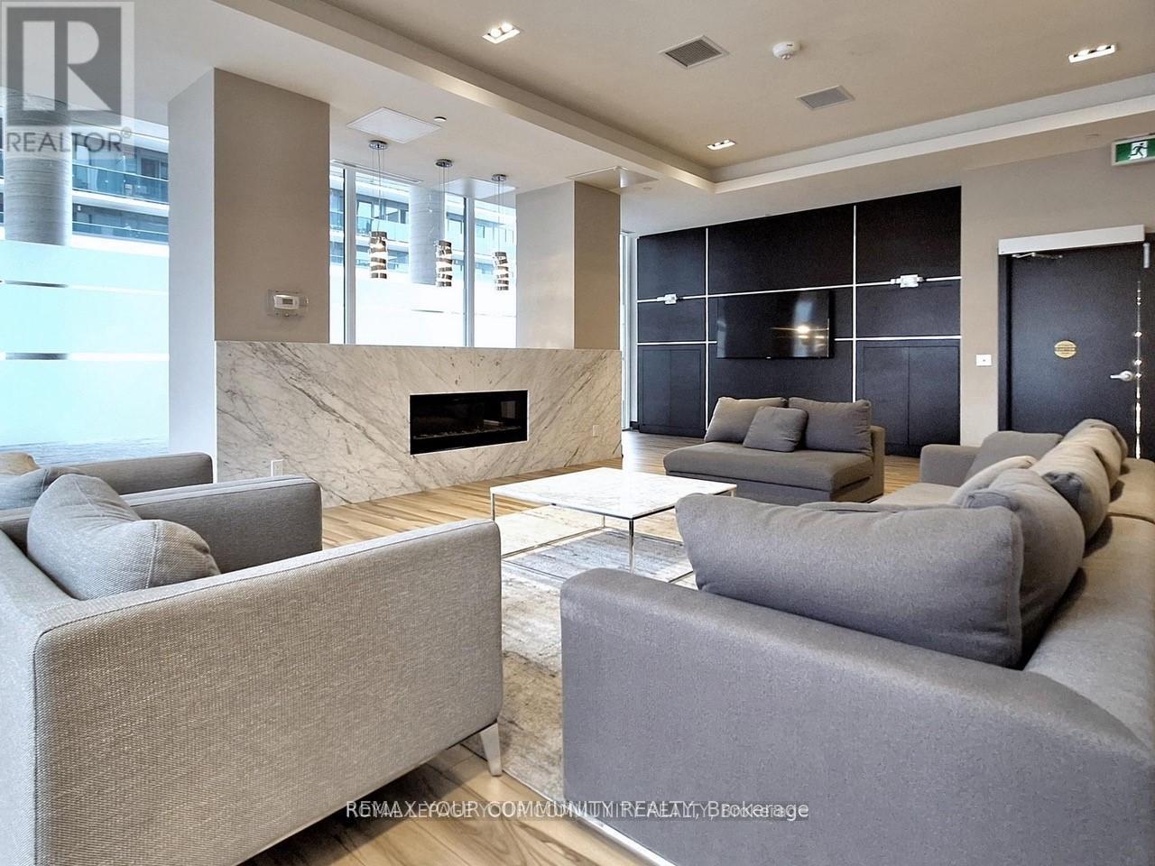 301 - 9618 Yonge Street, Richmond Hill, Ontario  L4C 0X5 - Photo 35 - N12726794