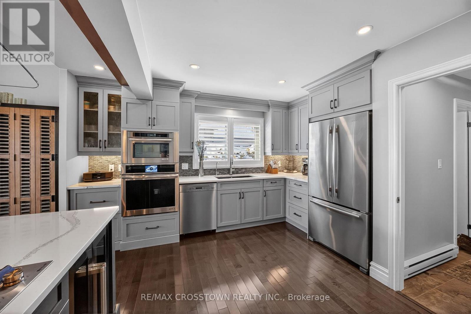 167 Lakeshore Road W, Oro-Medonte, Ontario  L0L 2E0 - Photo 15 - S12726808