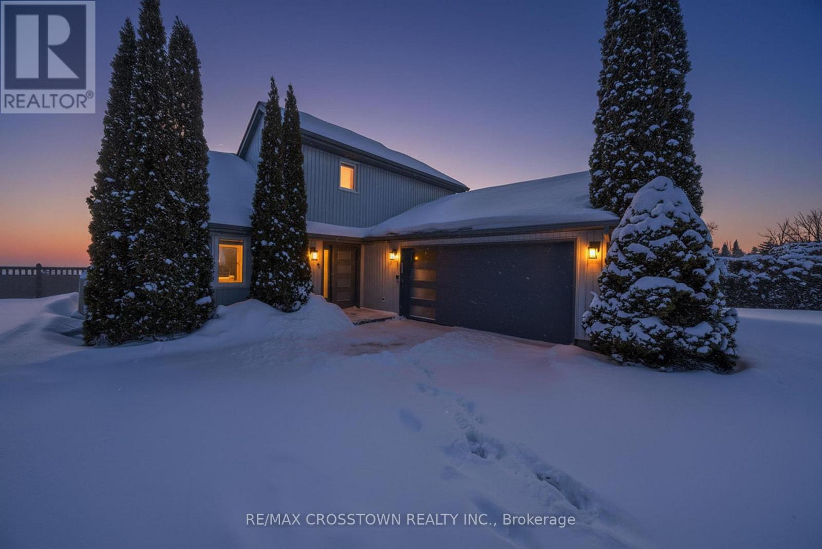 167 Lakeshore Road W, Oro-Medonte, Ontario  L0L 2E0 - Photo 2 - S12726808