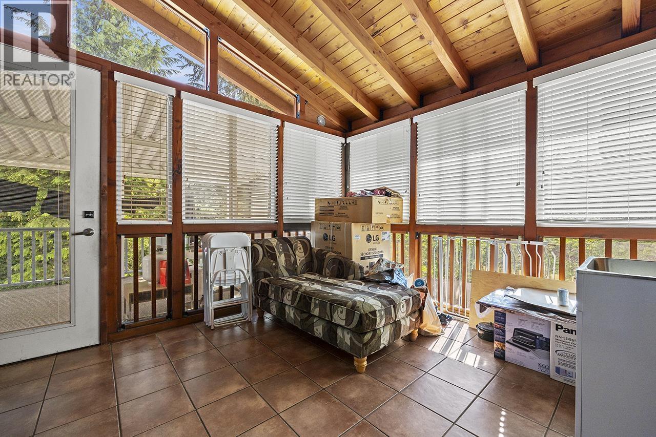 7983 Suncrest Drive, Burnaby, British Columbia  V5J 3N4 - Photo 7 - R3082784