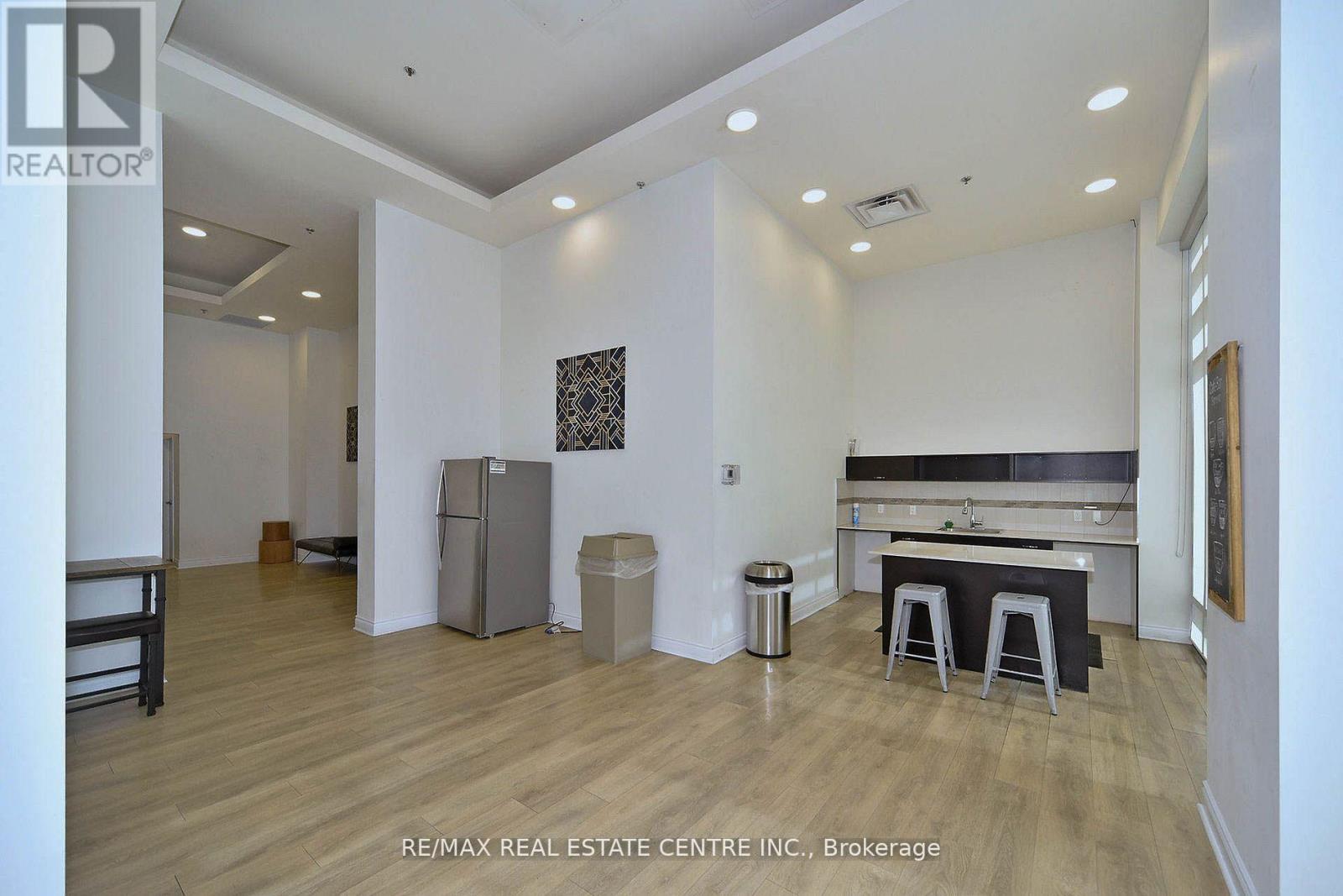 214 - 2522 Keele Street, Toronto, Ontario  M6L 0A2 - Photo 5 - W12726810