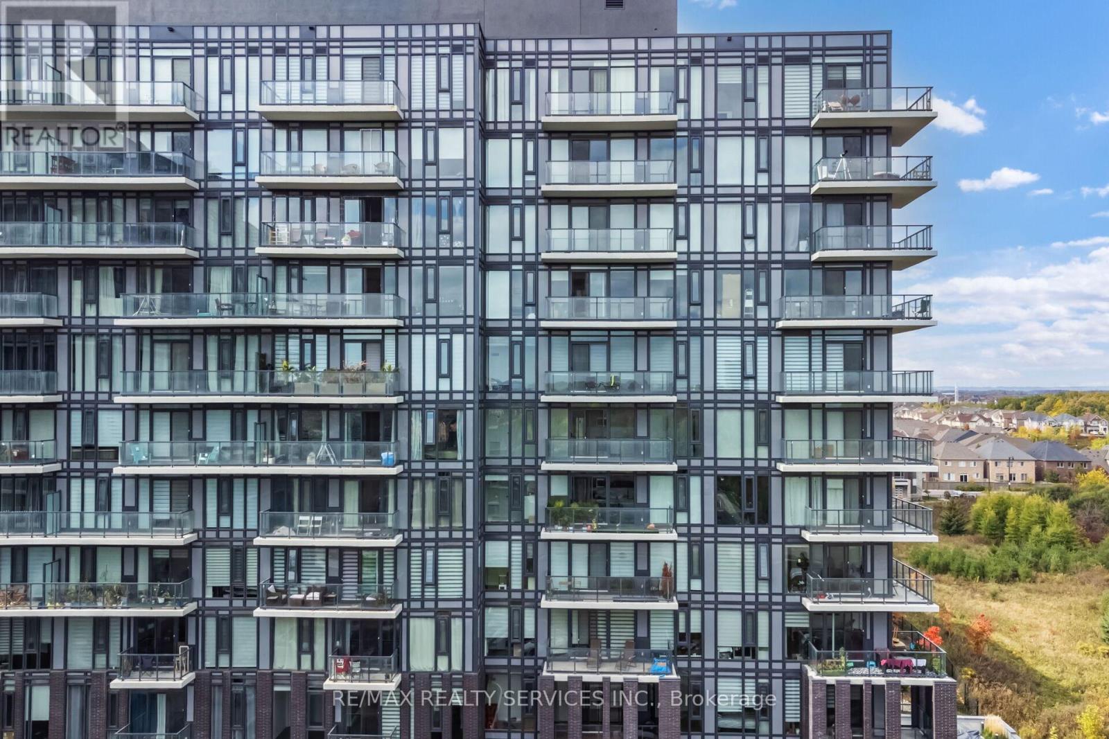 304 - 225 Veterans Drive, Brampton, Ontario  L7A 5L7 - Photo 5 - W12726814