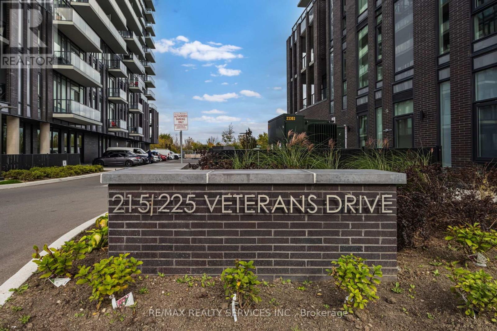 304 - 225 Veterans Drive, Brampton, Ontario  L7A 5L7 - Photo 6 - W12726814