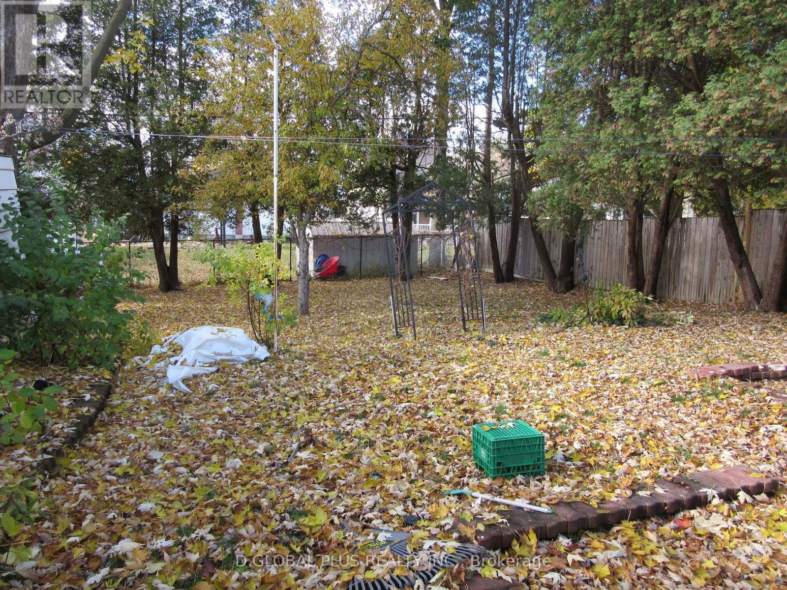 11 Dunbar Avenue N, Cornwall, Ontario  K6H 5M6 - Photo 3 - X12726826