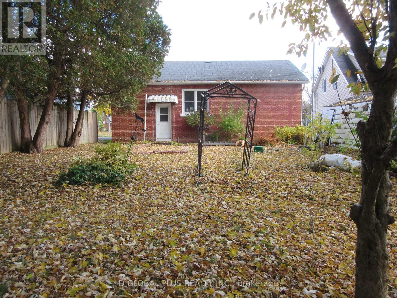 11 Dunbar Avenue N, Cornwall, Ontario  K6H 5M6 - Photo 4 - X12726826