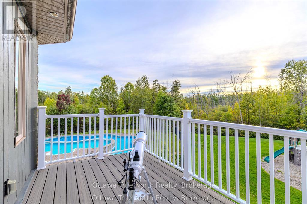 5884 Earlscourt Crescent, Ottawa, Ontario  K4M 1K2 - Photo 33 - X12726836