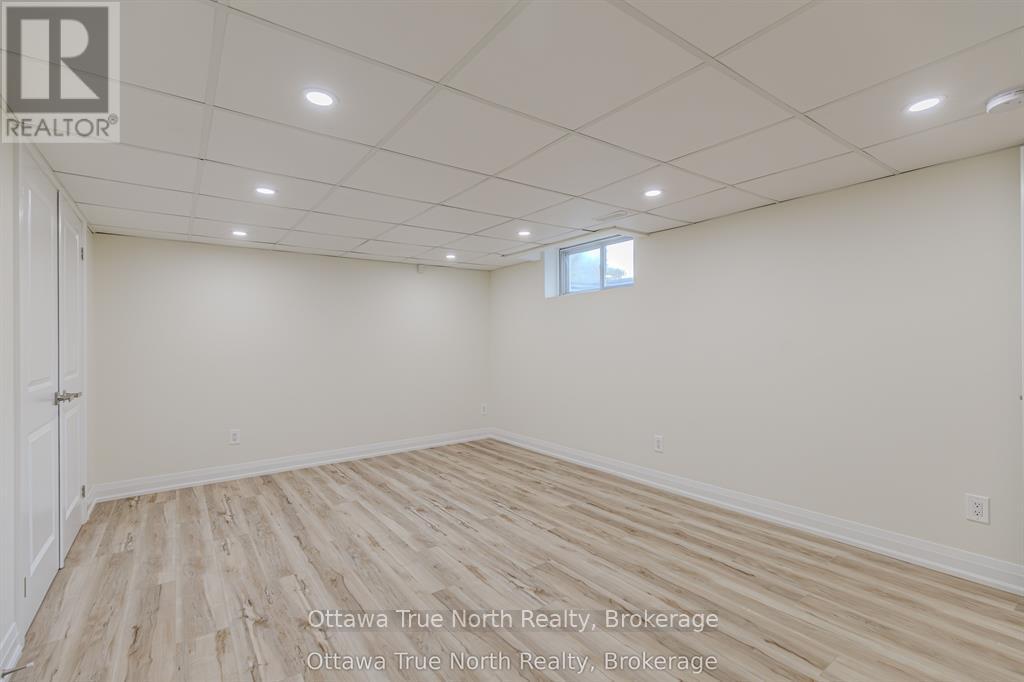 5884 Earlscourt Crescent, Ottawa, Ontario  K4M 1K2 - Photo 46 - X12726836