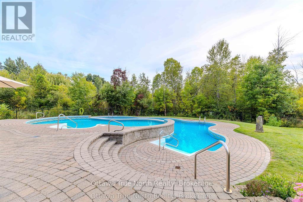 5884 Earlscourt Crescent, Ottawa, Ontario  K4M 1K2 - Photo 48 - X12726836