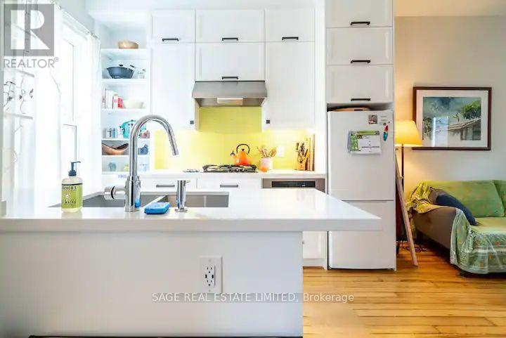 16 Flagler Street, Toronto, Ontario  M4X 1T8 - Photo 2 - C12726832