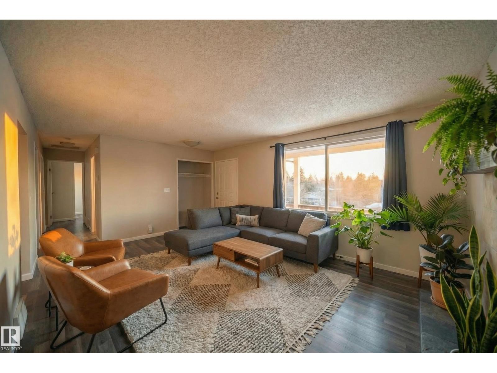 2311 146 Av Nw, Edmonton, Alberta  T5Y 1W4 - Photo 3 - E4470971