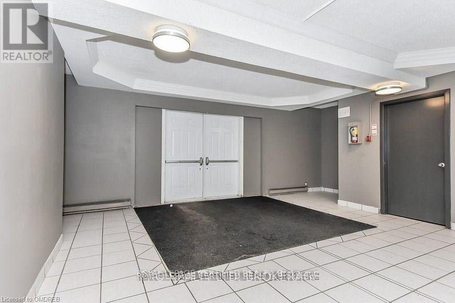 766 Walter Street, Cambridge, Ontario  N3H 4P3 - Photo 2 - X12726840