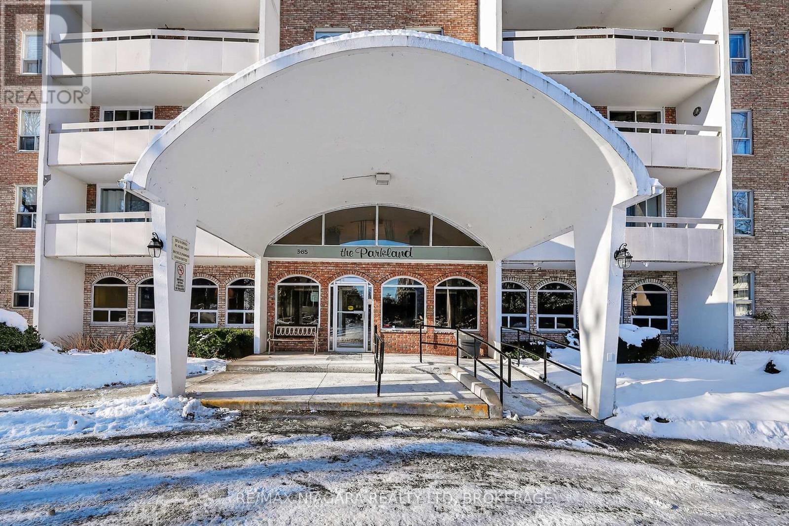 1003 - 365 Geneva Street, St. Catharines, Ontario  L2N 5S7 - Photo 2 - X12716520