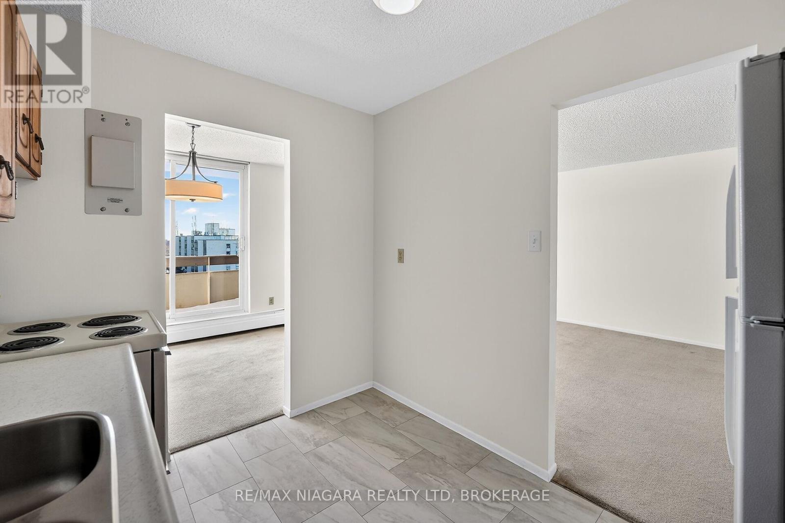 1003 - 365 Geneva Street, St. Catharines, Ontario  L2N 5S7 - Photo 12 - X12716520