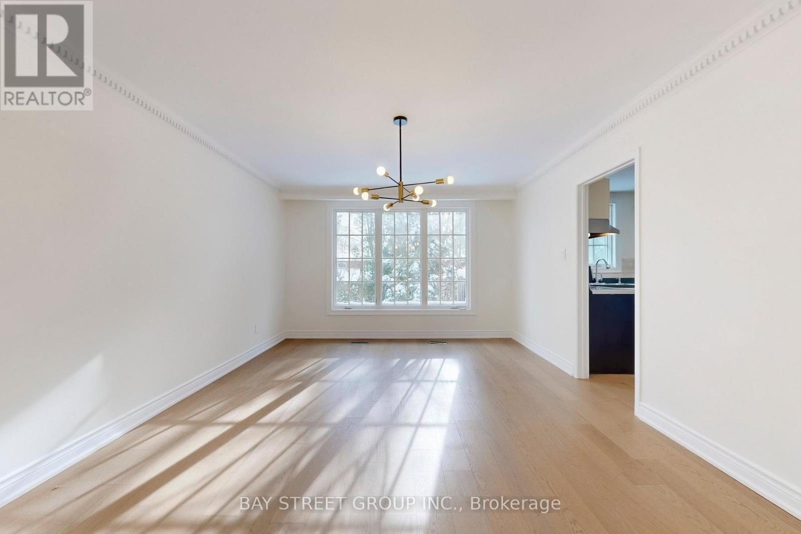 37 Abbeywood Trail, Toronto, Ontario  M3B 3B4 - Photo 9 - C12717524