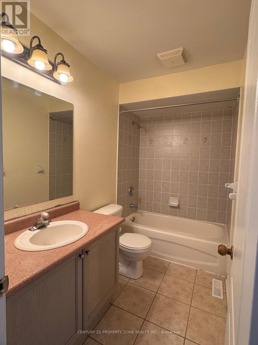 84 Tideland Drive, Brampton, Ontario  L7A 2W1 - Photo 12 - W12648924