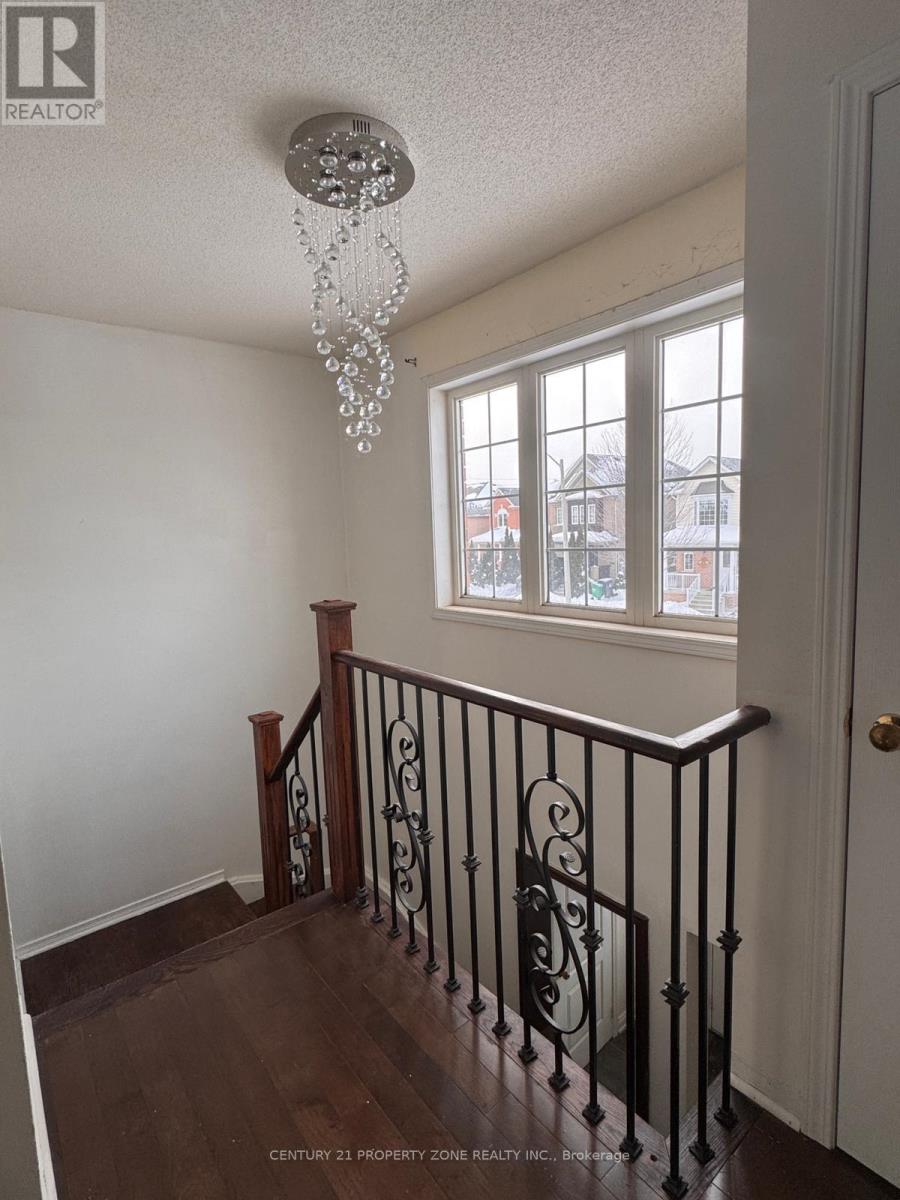 84 Tideland Drive, Brampton, Ontario  L7A 2W1 - Photo 14 - W12648924