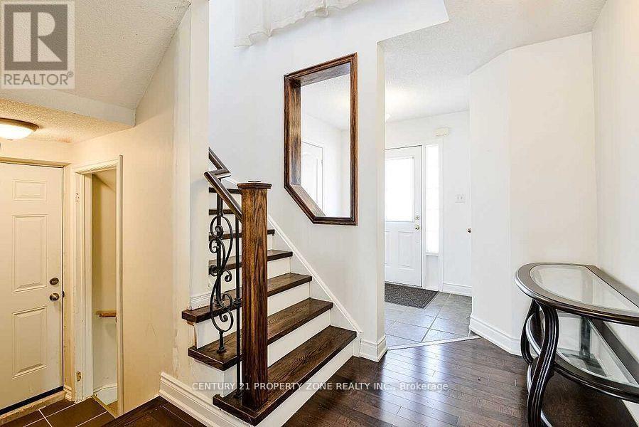 84 Tideland Drive, Brampton, Ontario  L7A 2W1 - Photo 16 - W12648924