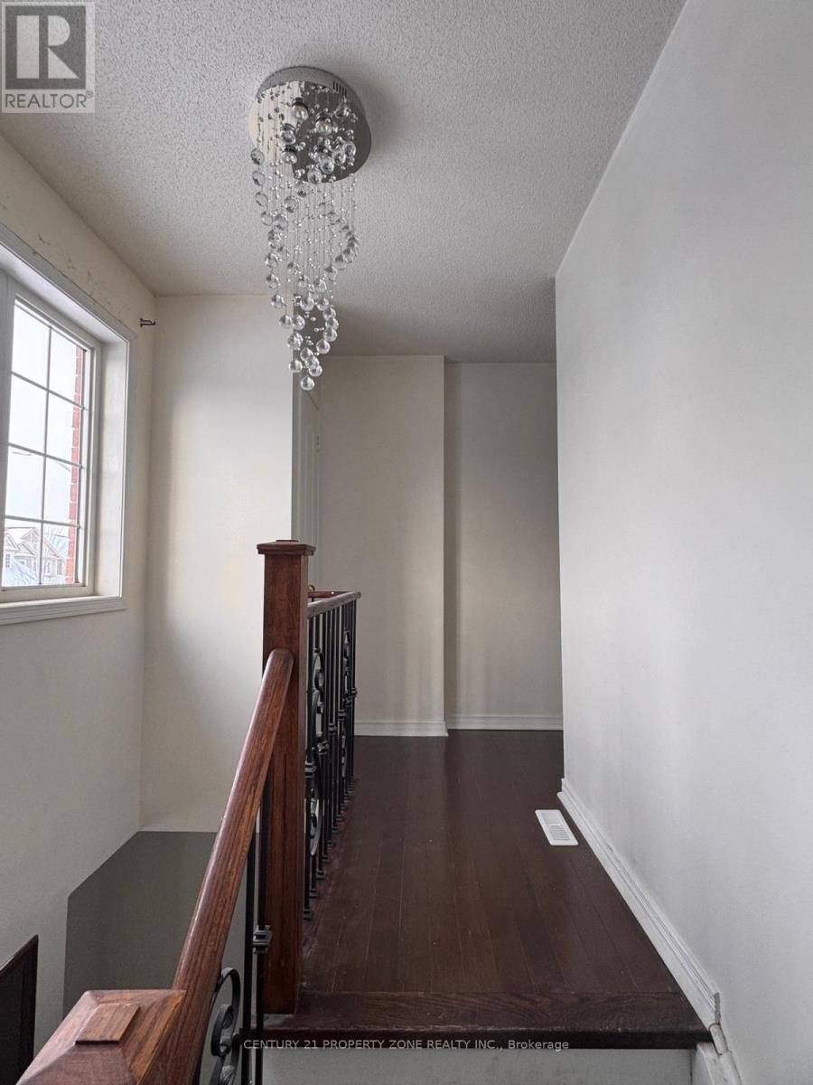 84 Tideland Drive, Brampton, Ontario  L7A 2W1 - Photo 15 - W12648924