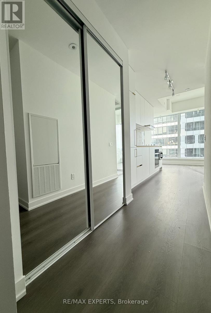 4606 - 8 Wellesley Street W, Toronto, Ontario  M4Y 1E7 - Photo 4 - C12726872