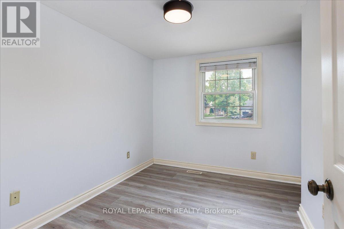 3 Royal Oak Road, East Gwillimbury (Mt Albert), Ontario  L0G 1M0 - Photo 19 - N12726862