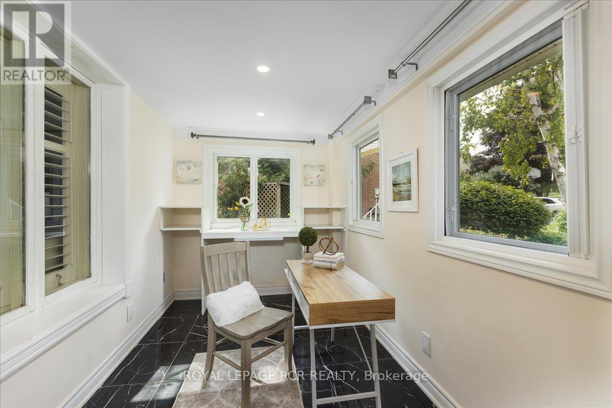 3 Royal Oak Road, East Gwillimbury (Mt Albert), Ontario  L0G 1M0 - Photo 5 - N12726862