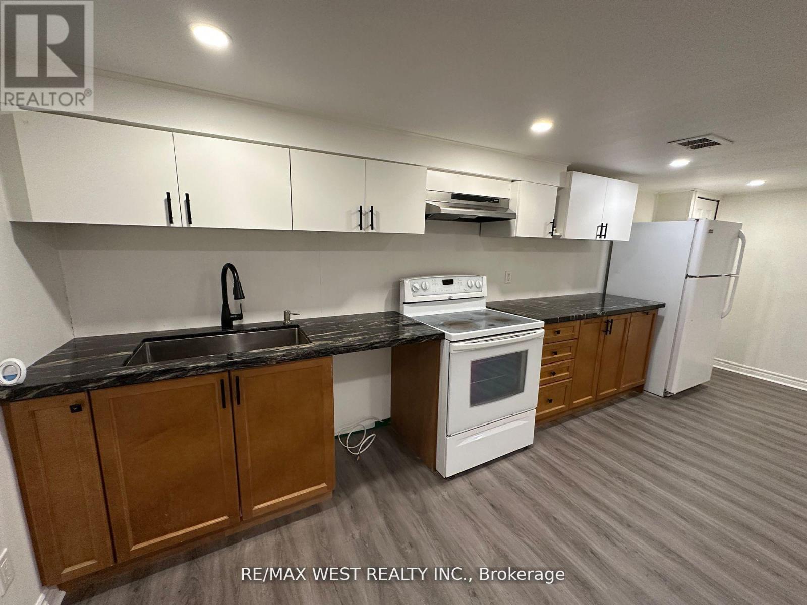 Lower - 26 Walter Avenue, Newmarket, Ontario  L3Y 2T3 - Photo 5 - N12726874