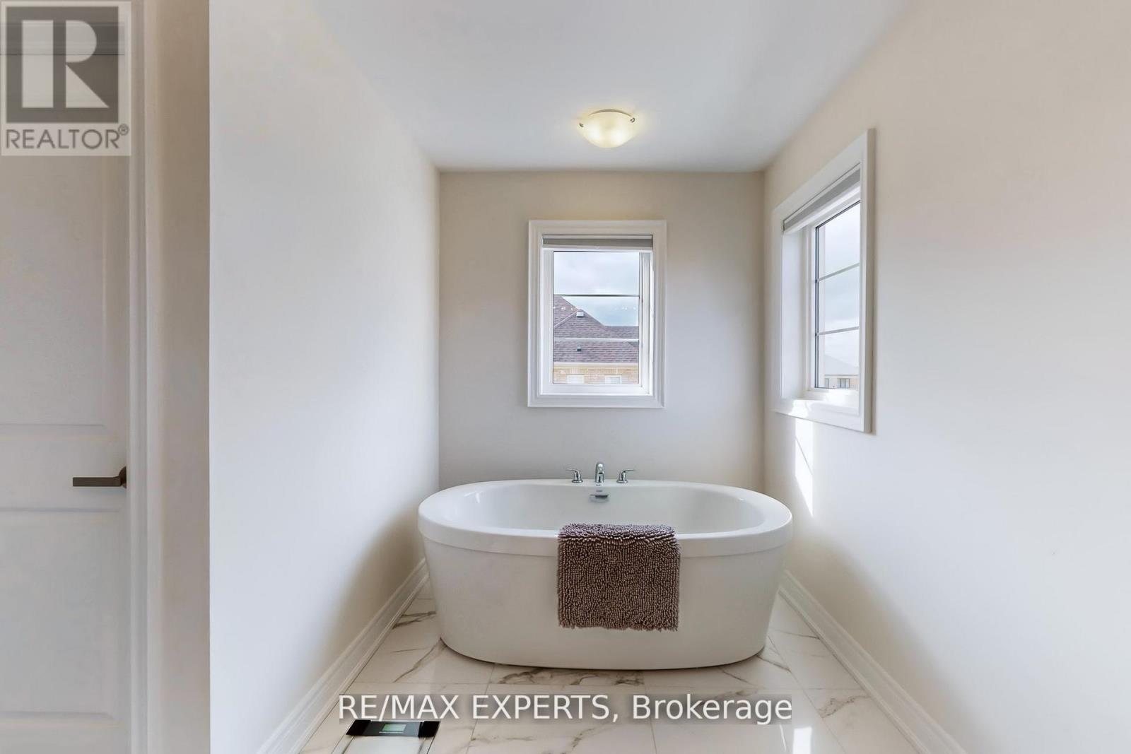 167 Frederick Pearson Street, East Gwillimbury, Ontario  L9N 0Y8 - Photo 24 - N12726880