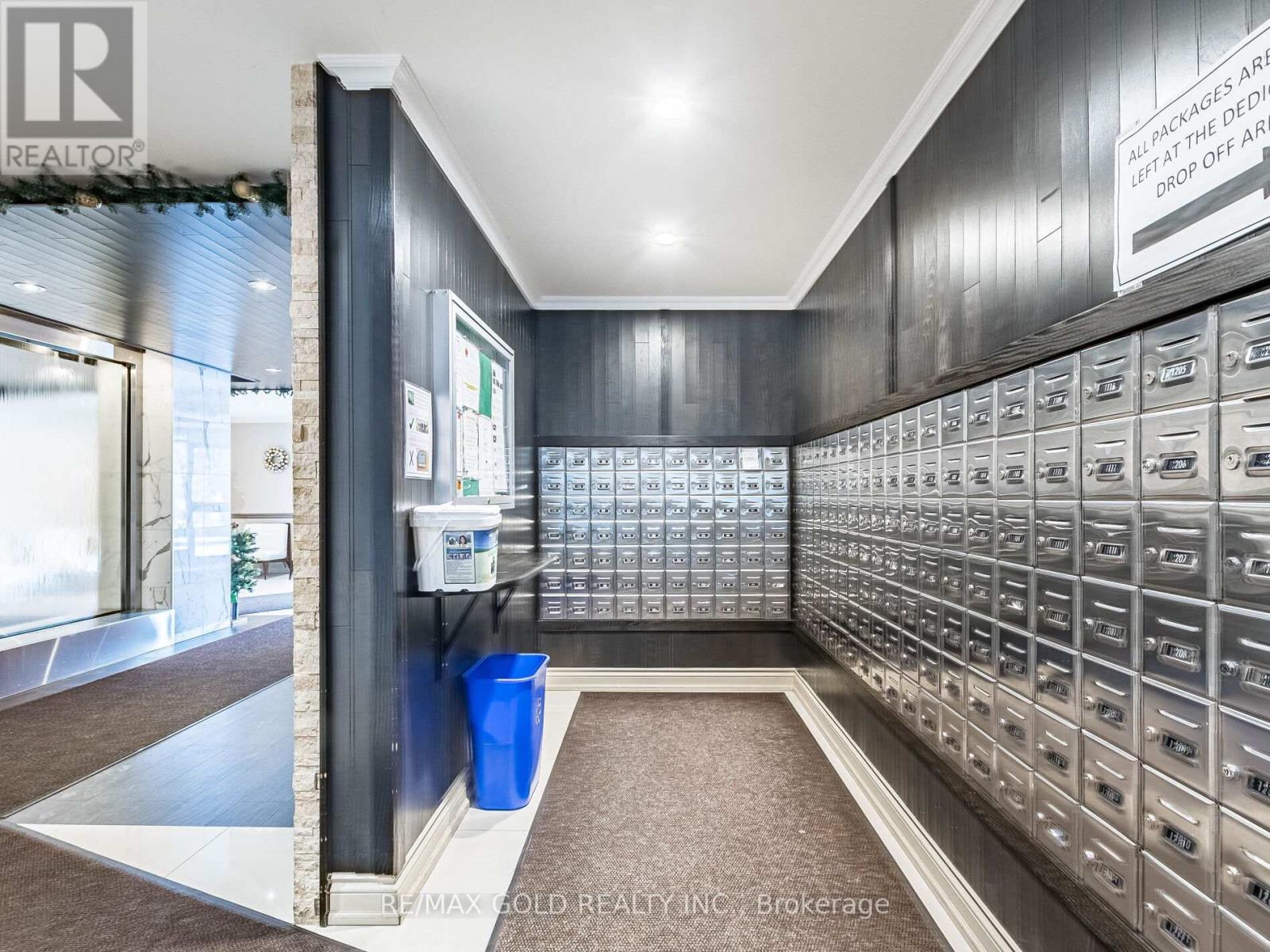 416 - 1485 Lakeshore Road E, Mississauga, Ontario  L5E 3G2 - Photo 5 - W12726858