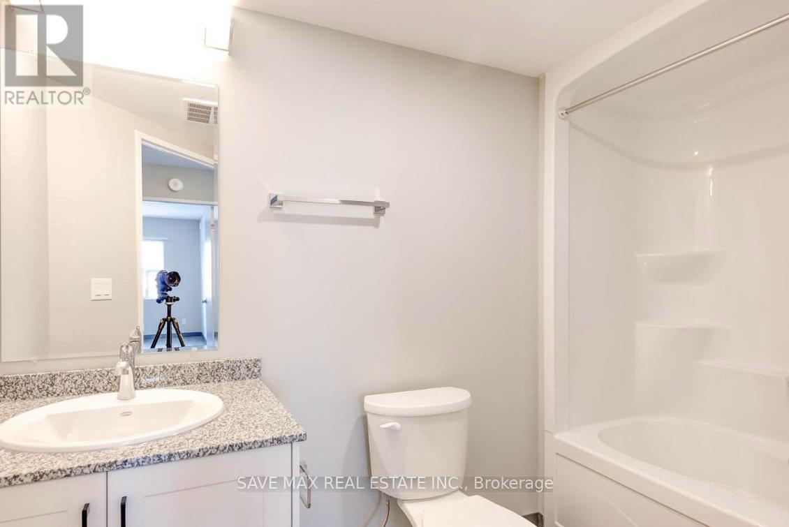 511 - 595 Strasburg Road, Kitchener, Ontario  N2E 0J7 - Photo 15 - X12726884