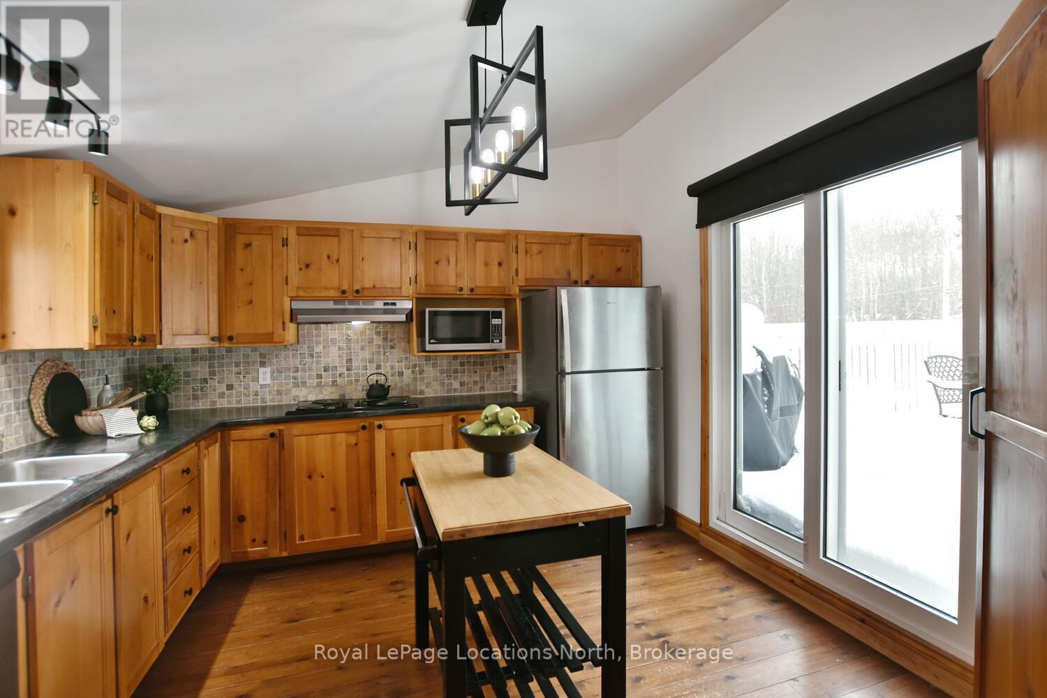 111 Martin Grove, Blue Mountains, Ontario  L9Y 0N5 - Photo 31 - X12726936