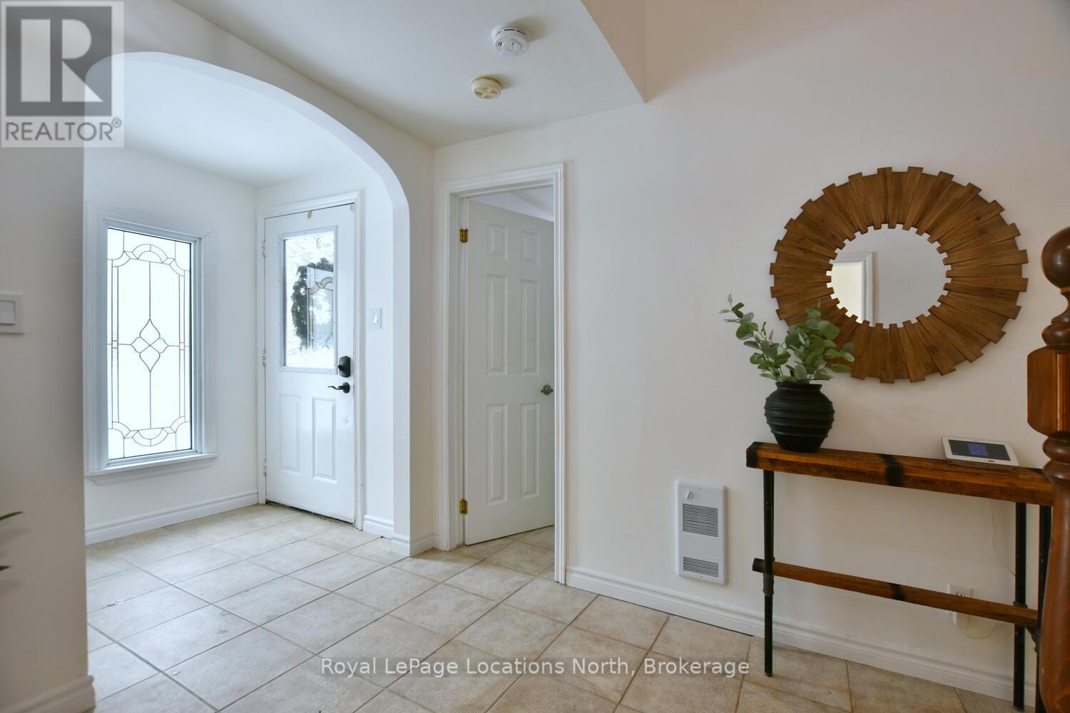 111 Martin Grove, Blue Mountains, Ontario  L9Y 0N5 - Photo 4 - X12726936