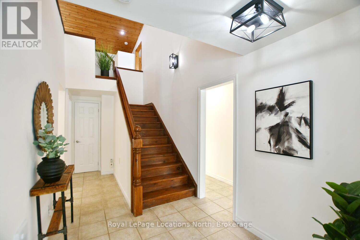 111 Martin Grove, Blue Mountains, Ontario  L9Y 0N5 - Photo 5 - X12726936