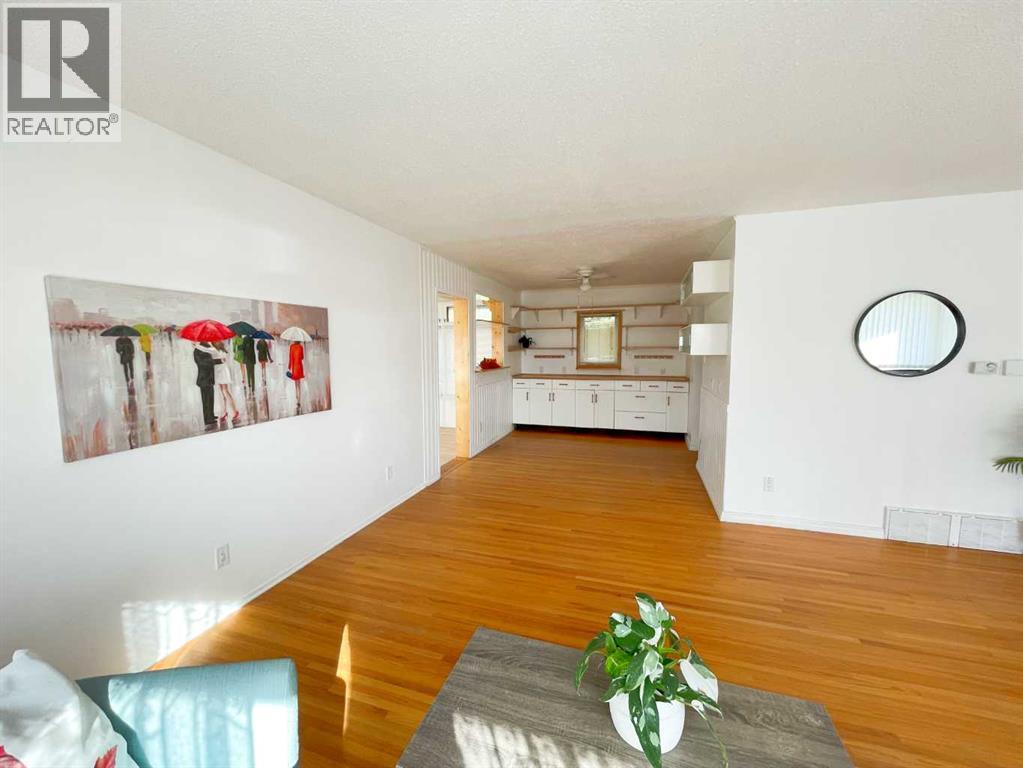 404 Whitney Street, Carmangay, Alberta  T0L 0N0 - Photo 5 - A2278317