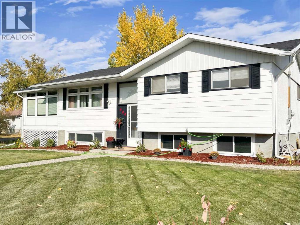 404 Whitney Street, Carmangay, Alberta  T0L 0N0 - Photo 1 - A2278317