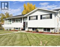 404 Whitney Street, Carmangay, Alberta