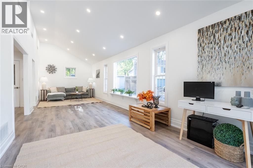 69 Highway 8, Flamborough, Ontario  L9H 4V1 - Photo 14 - 40800595