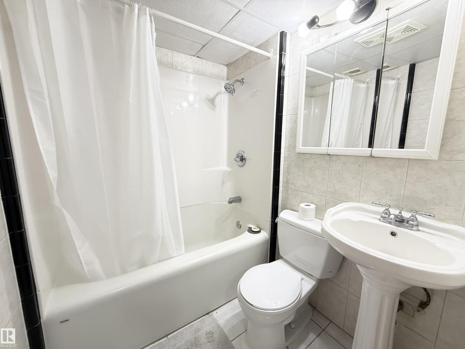 8604/ 8606 66 Av Nw, Edmonton, Alberta  T6E 0L3 - Photo 17 - E4470974