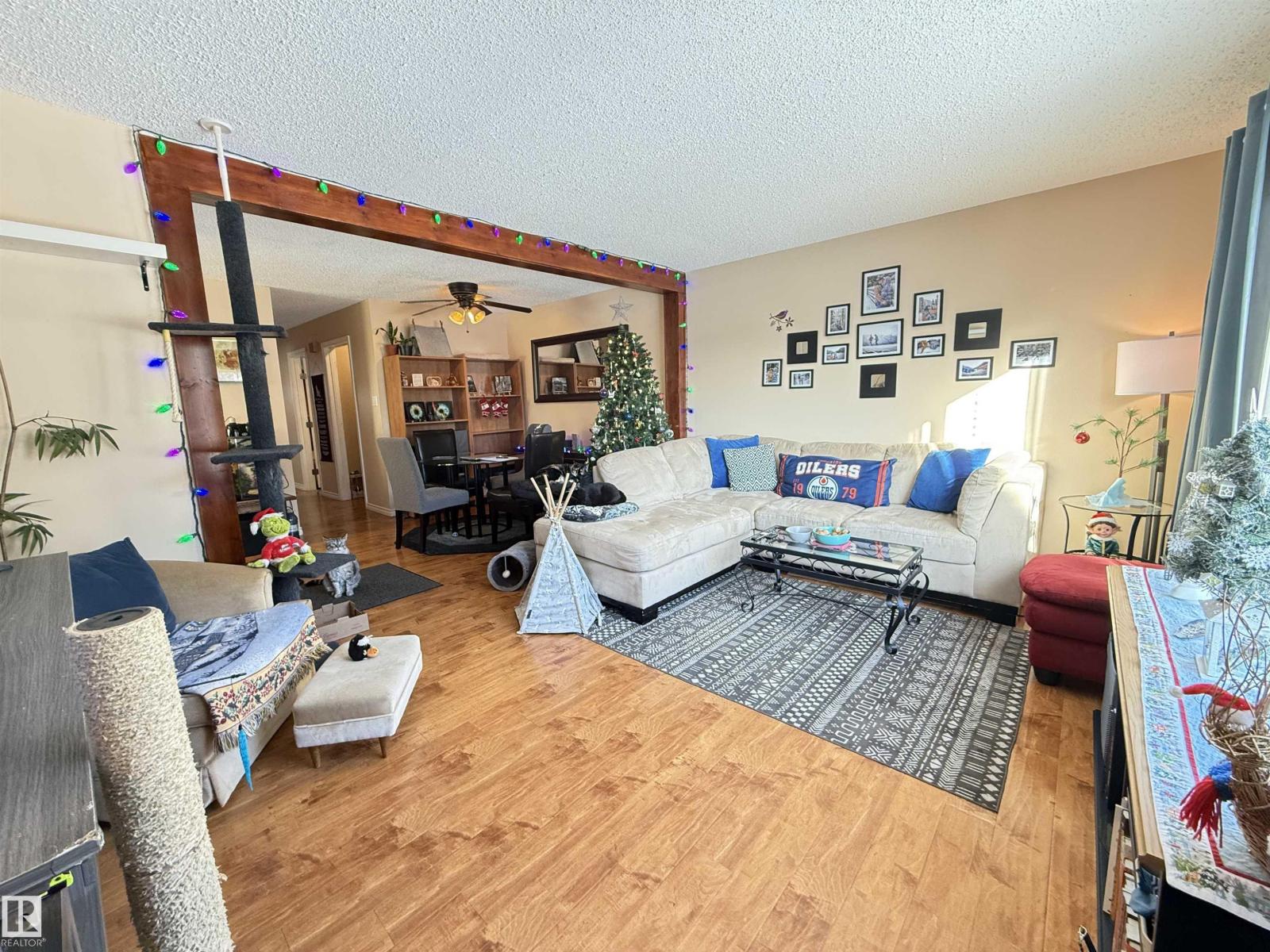 8604/ 8606 66 Av Nw, Edmonton, Alberta  T6E 0L3 - Photo 2 - E4470974