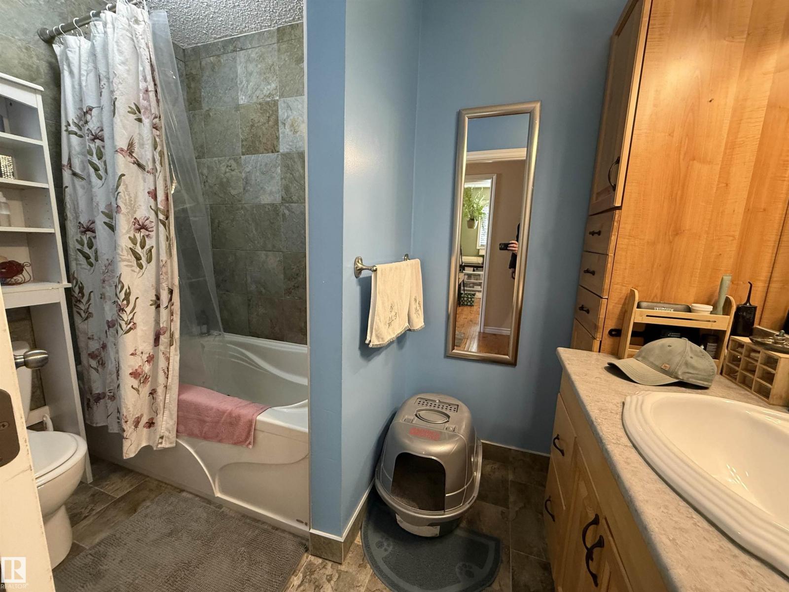 8604/ 8606 66 Av Nw, Edmonton, Alberta  T6E 0L3 - Photo 7 - E4470974