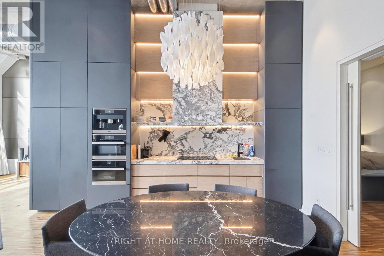 507 - 637 Lakeshore Road W, Toronto, Ontario  M5V 3J6 - Photo 10 - C12726894