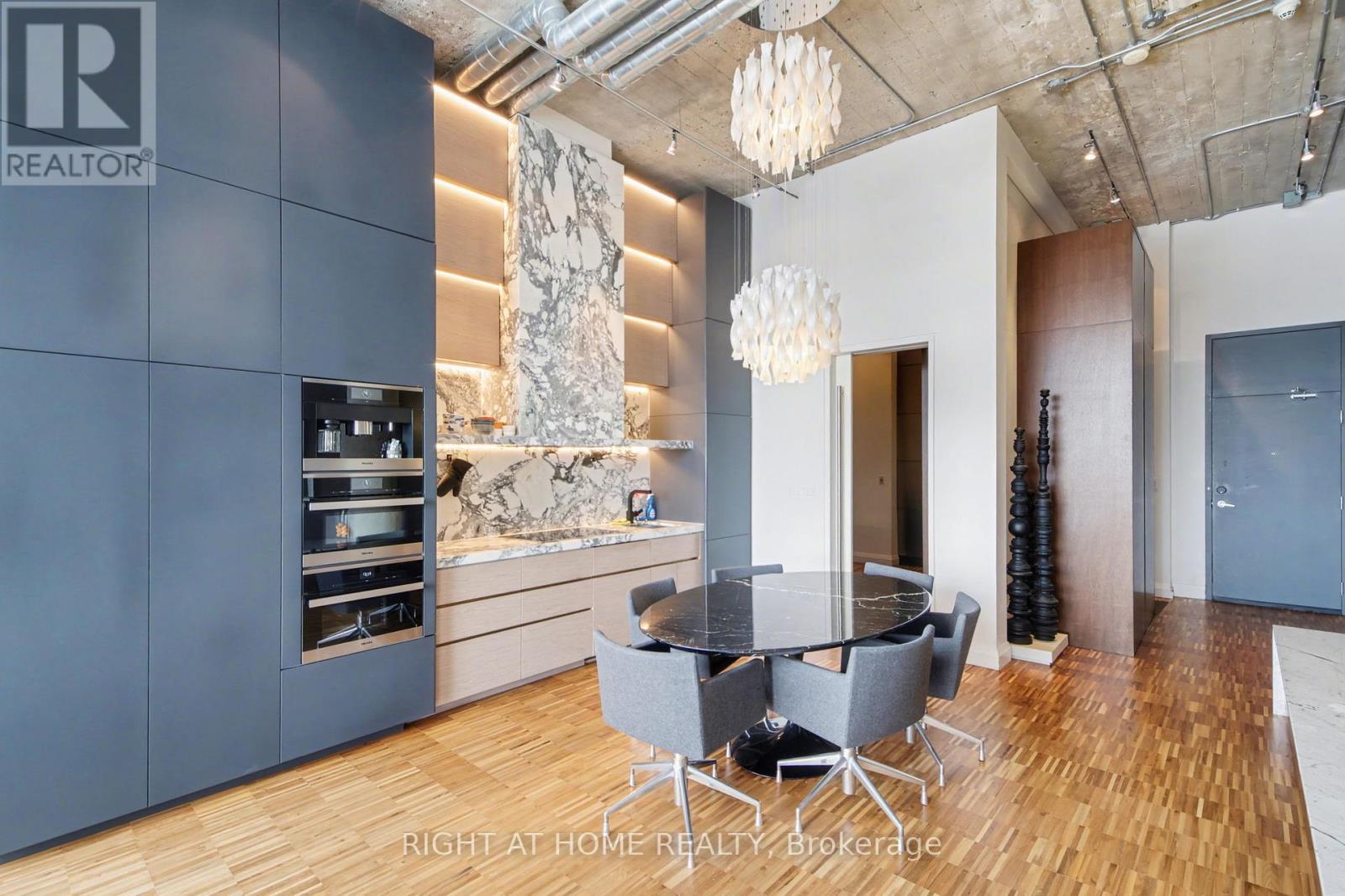 507 - 637 Lakeshore Road W, Toronto, Ontario  M5V 3J6 - Photo 11 - C12726894