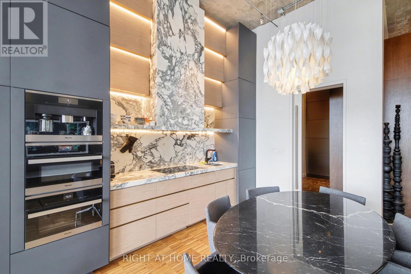 507 - 637 Lakeshore Road W, Toronto, Ontario  M5V 3J6 - Photo 12 - C12726894