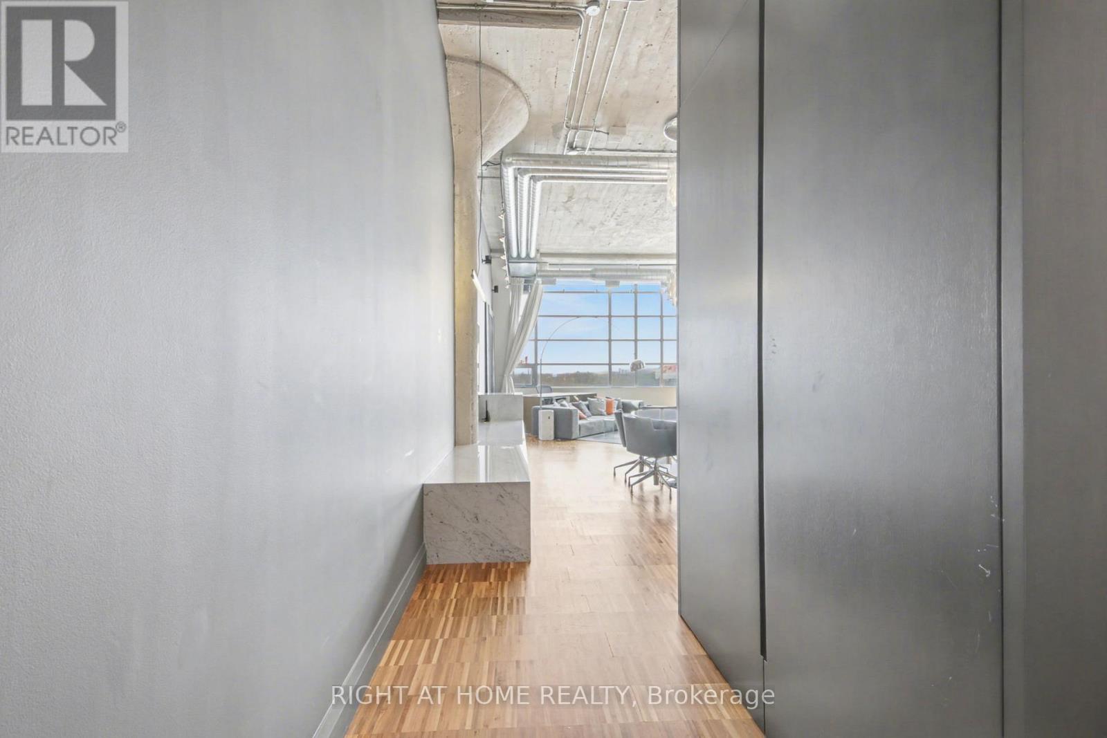 507 - 637 Lakeshore Road W, Toronto, Ontario  M5V 3J6 - Photo 6 - C12726894