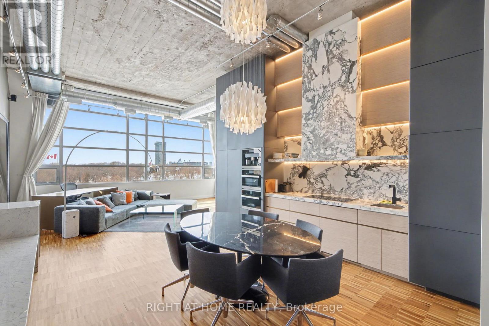 507 - 637 Lakeshore Road W, Toronto, Ontario  M5V 3J6 - Photo 8 - C12726894