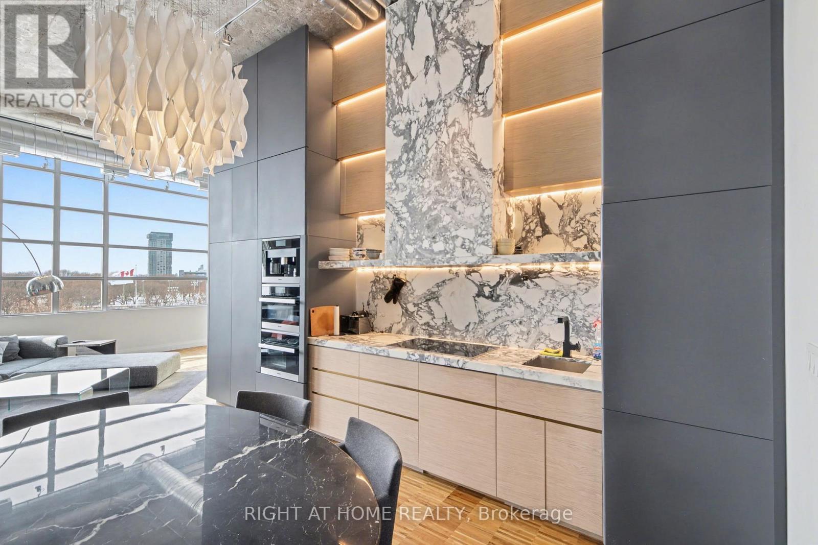 507 - 637 Lakeshore Road W, Toronto, Ontario  M5V 3J6 - Photo 9 - C12726894