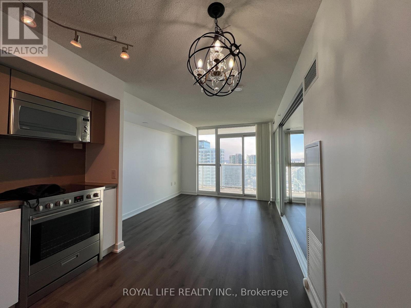 4110 - 75 Queens Wharf Road, Toronto, Ontario  M5V 0J8 - Photo 2 - C12726938