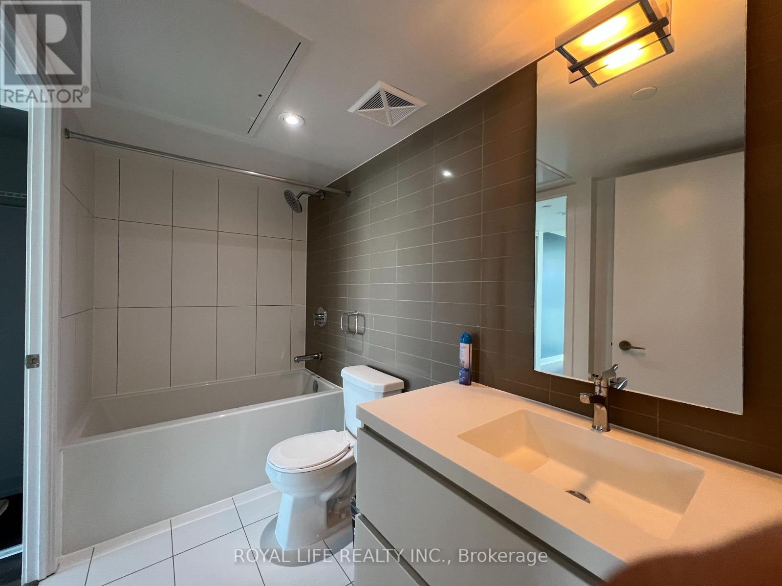 4110 - 75 Queens Wharf Road, Toronto, Ontario  M5V 0J8 - Photo 5 - C12726938