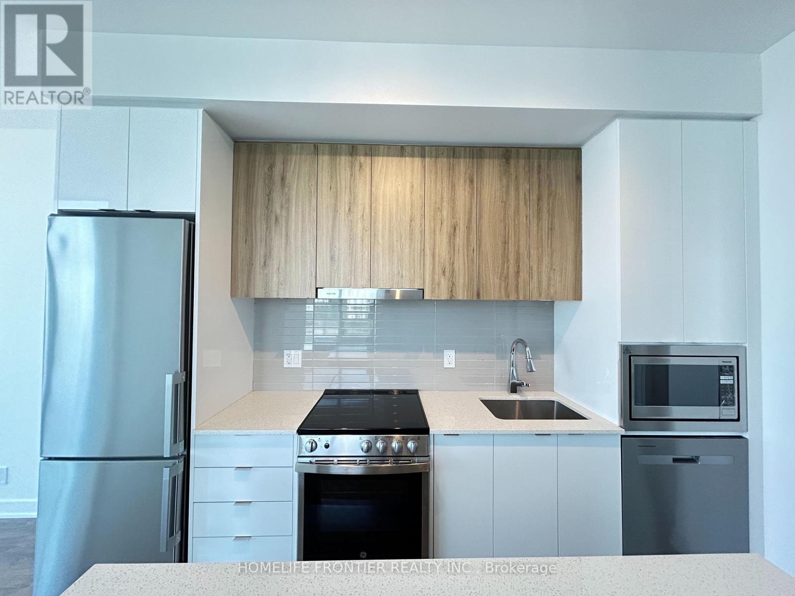 B-729 - 50 Upper Mall Way, Vaughan, Ontario  L4J 0L8 - Photo 10 - N12726930